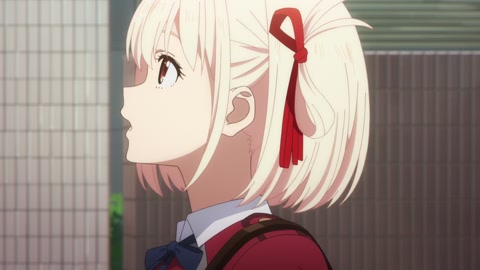 Lycoris Recoil Episodio 1