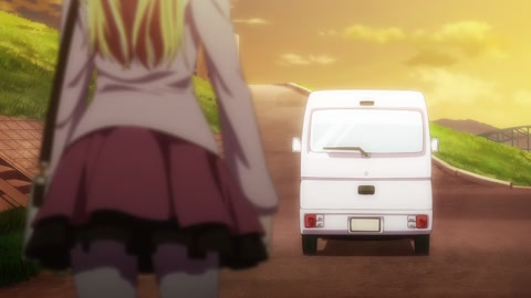 Oroka na Tenshi wa Akuma to Odoru Episodio 4